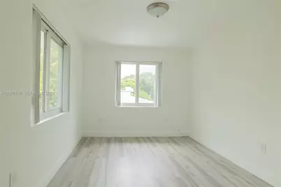1091 SW 4th St #2, Miami, FL 33130 - Photo 13