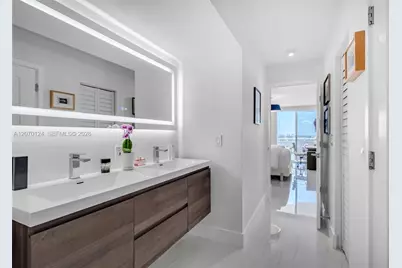 6301 Collins Ave #1207, Miami Beach, FL 33141 - Photo 13