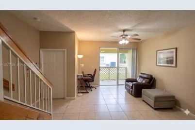 18332 NW 68th Ave #H, Hialeah, FL 33015 - Photo 9