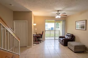 18332 NW 68th Ave, Hialeah, FL 33015 - Photo 9