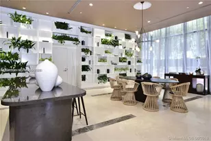 55 SW 9th St, Miami, FL 33130 - Photo 11