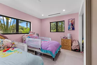 200 N 52nd Ave, Hollywood, FL 33021 - Photo 11