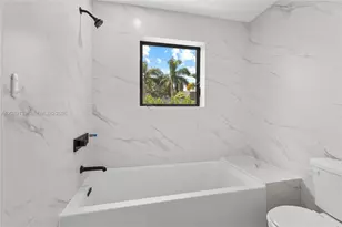 200 N 52nd Ave, Hollywood, FL 33021 - Photo 13