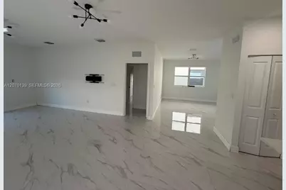 1409 SE 26th Ter #1409, Homestead, FL 33035 - Photo 5