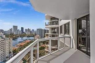 20185 E Country Club Dr, Aventura, FL 33180 - Photo 27