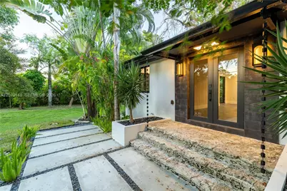 10901 NE 3rd Ave, Miami, FL 33161 - Photo 31