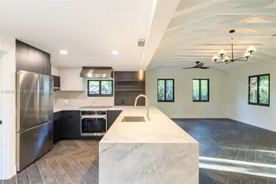 10901 NE 3rd Ave, Miami, FL 33161 - Photo 13