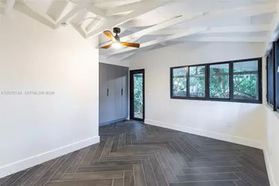 10901 NE 3rd Ave, Miami, FL 33161 - Photo 23