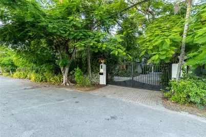 10901 NE 3rd Ave, Miami, FL 33161 - Photo 5