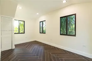 10901 NE 3rd Ave, Miami, FL 33161 - Photo 17
