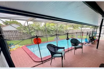 10891 N Snapper Creek Dr, Miami, FL 33173 - Photo 19