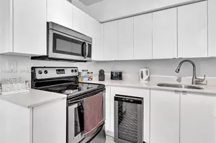1500 Bay Rd, Miami Beach, FL 33139 - Photo 9