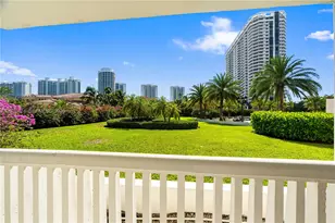 1000 W Island Blvd, Aventura, FL 33160 - Photo 21