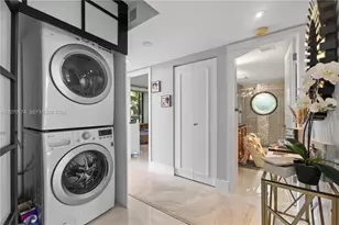 1000 W Island Blvd, Aventura, FL 33160 - Photo 25