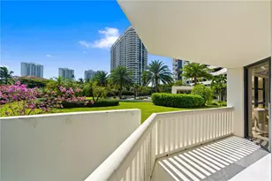 1000 W Island Blvd, Aventura, FL 33160 - Photo 19