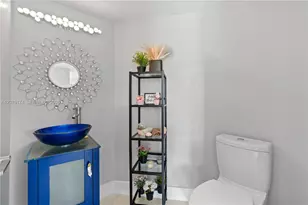 1000 W Island Blvd, Aventura, FL 33160 - Photo 23
