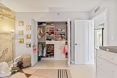 1000 W Island Blvd #202, Aventura, FL 33160 - Photo 31