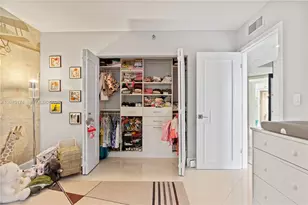 1000 W Island Blvd, Aventura, FL 33160 - Photo 31
