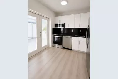 550 NW 82nd Ct #383, Miami, FL 33126 - Photo 9