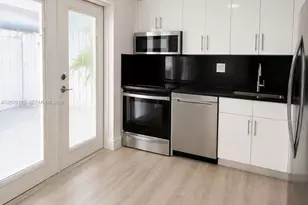 550 NW 82nd Ct, Miami, FL 33126 - Photo 9
