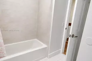 550 NW 82nd Ct, Miami, FL 33126 - Photo 29