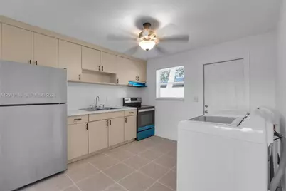 124 SE 2nd Ter #1-2, Hallandale Beach, FL 33009 - Photo 7