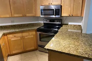 8245 Lake Dr, Doral, FL 33166 - Photo 7