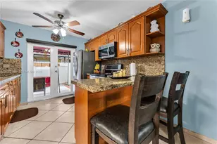 2765 W 61st Pl, Hialeah, FL 33016 - Photo 11