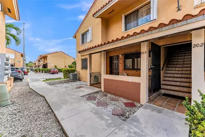 2765 W 61st Pl #103, Hialeah, FL 33016 - Photo 9