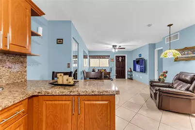 2765 W 61st Pl #103, Hialeah, FL 33016 - Photo 17