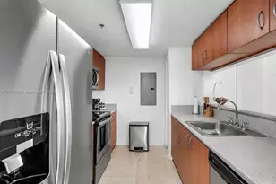 816 NW 11th St, Miami, FL 33136 - Photo 5