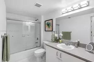 816 NW 11th St, Miami, FL 33136 - Photo 9