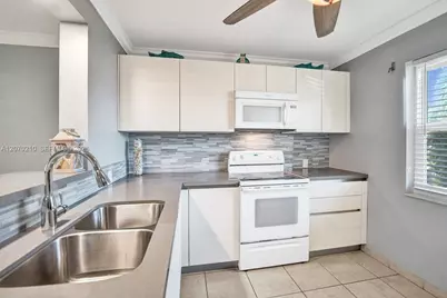 325 SE 11th Ter #107, Dania Beach, FL 33004 - Photo 3