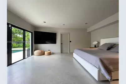 2155 SW 25th Ter, Miami, FL 33133 - Photo 9