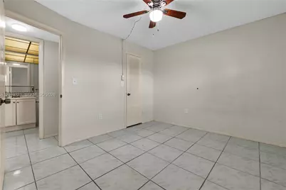 8081 N Sunrise Lakes Dr #110, Sunrise, FL 33322 - Photo 25