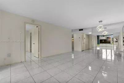 8081 N Sunrise Lakes Dr #110, Sunrise, FL 33322 - Photo 9