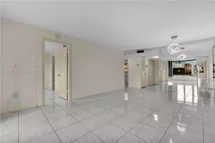 8081 N Sunrise Lakes Dr, Sunrise, FL 33322 - Photo 9