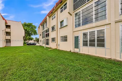 8081 N Sunrise Lakes Dr #110, Sunrise, FL 33322 - Photo 35