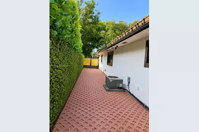 8345 SW 82nd Terr #0, Miami, FL 33143 - Photo 27