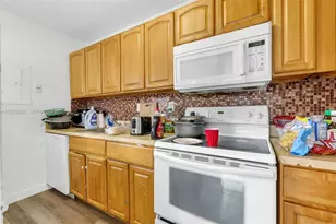 505 S Pine Island Rd, Plantation, FL 33324 - Photo 9
