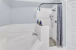 11369 NW 73rd Terrace, Doral, FL 33178 - Photo 5