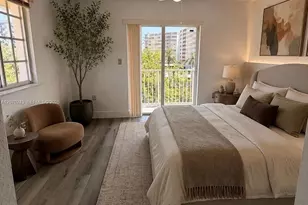 2054 NE 167th St, North Miami Beach, FL 33162 - Photo 9