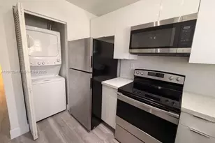 2054 NE 167th St, North Miami Beach, FL 33162 - Photo 15