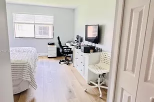 223 Lakeview Dr, Weston, FL 33326 - Photo 23