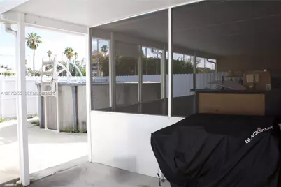 2732 W 68th Pl, Hialeah, FL 33016 - Photo 19