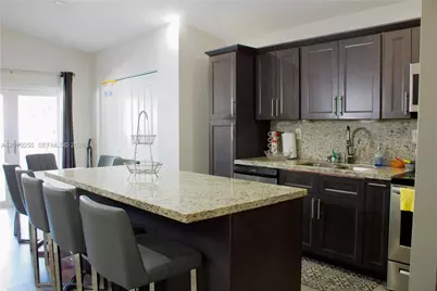 2732 W 68th Pl, Hialeah, FL 33016 - Photo 15