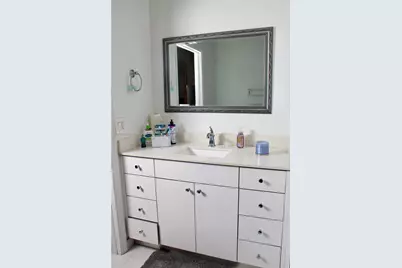 2732 W 68th Pl, Hialeah, FL 33016 - Photo 9