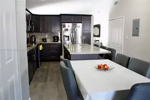 2732 W 68th Pl, Hialeah, FL 33016 - Photo 13