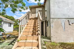 2100 SW 25th St, Miami, FL 33133 - Photo 15
