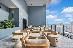 121 NE 5th St, Miami, FL 33132 - Photo 23